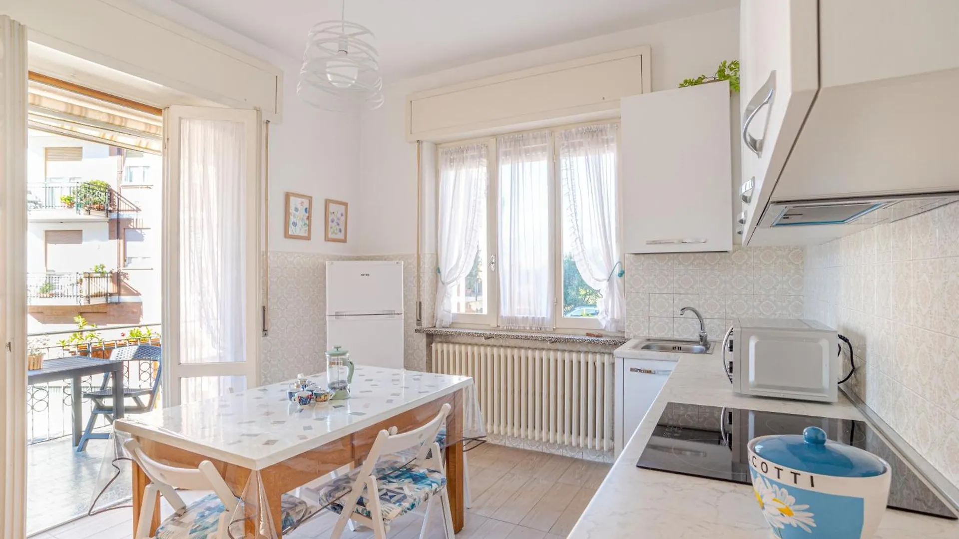 Cosy Apartment With 2 Balconies In ليرنا 0*,  إيطاليا