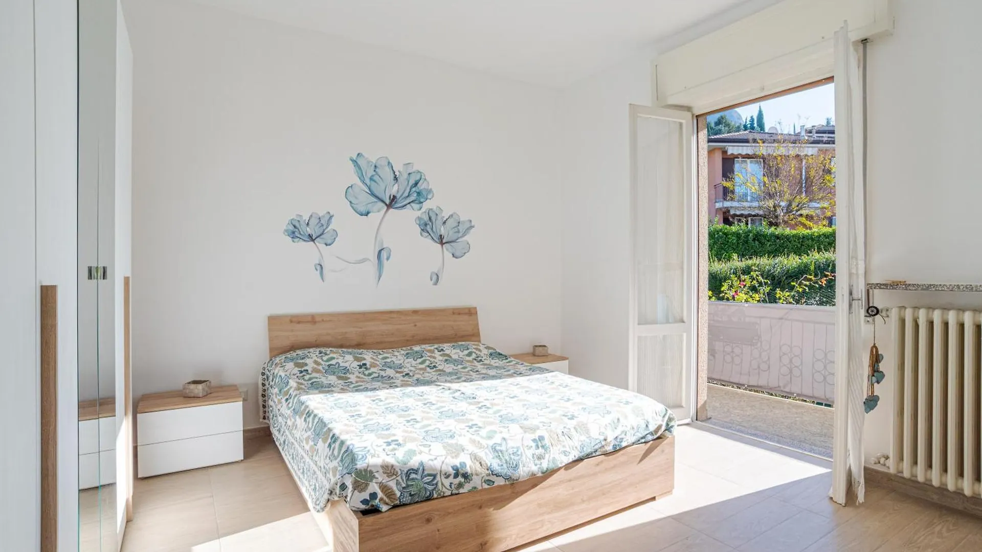Cosy Apartment With 2 Balconies In Lierna
